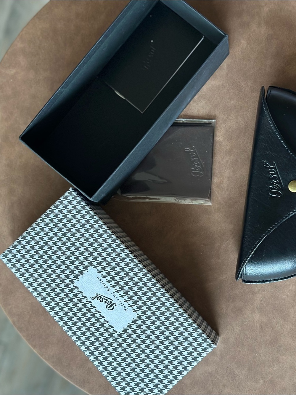 Persol Black Leather Sunglasses Case with Box - Picture 2 of 3